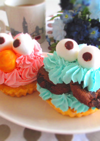 エルモ＆クッキーモンスターのカップケーキ