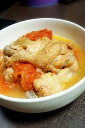 トマトとニンニク大量消費♪手羽元のお酢煮