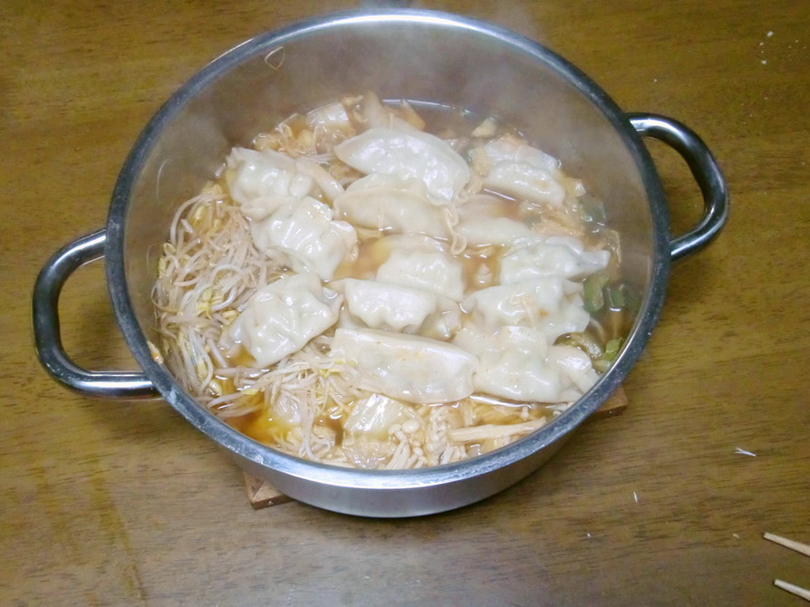 キムチ餃子スープの画像
