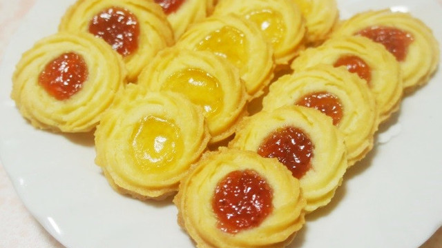 ジャムできらきら 絞り出しクッキー レシピ 作り方 By おくんこ クックパッド 簡単おいしいみんなのレシピが360万品