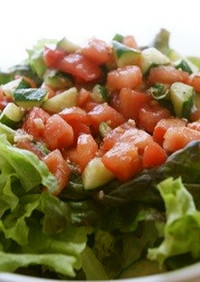 トマトと胡瓜のドレッシングサラダ