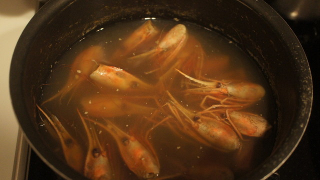 ボタン海老の頭を使って 美味しい出汁 レシピ 作り方 By Ponヨメ クックパッド 簡単おいしいみんなのレシピが354万品