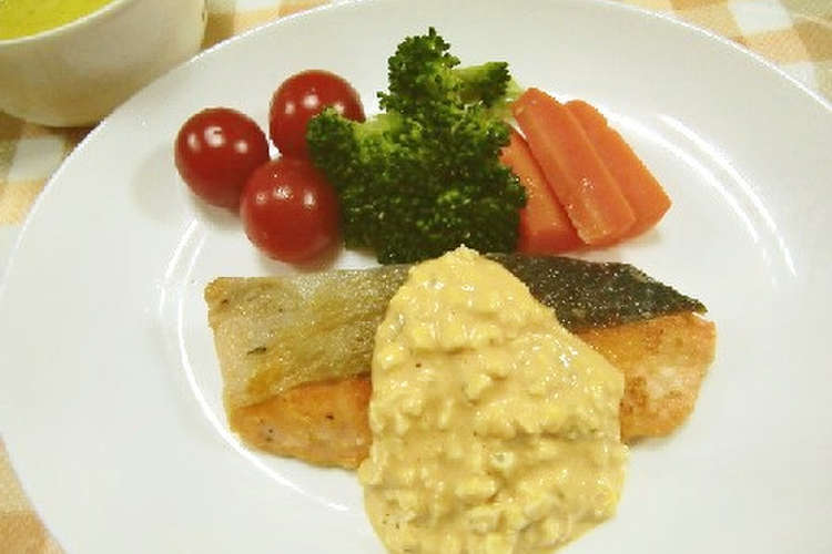 オーロラソース添え 銀鮭のムニエル レシピ 作り方 By たかしママ クックパッド 簡単おいしいみんなのレシピが356万品