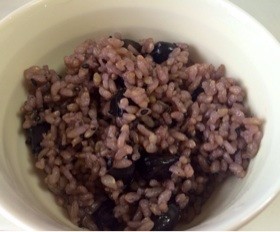 食物繊維いっぱい！黒豆玄米ご飯の画像