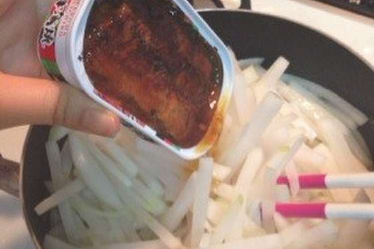 大根消費に 大根とさんま蒲焼缶炒め レシピ 作り方 By えりきゃ クックパッド 簡単おいしいみんなのレシピが352万品