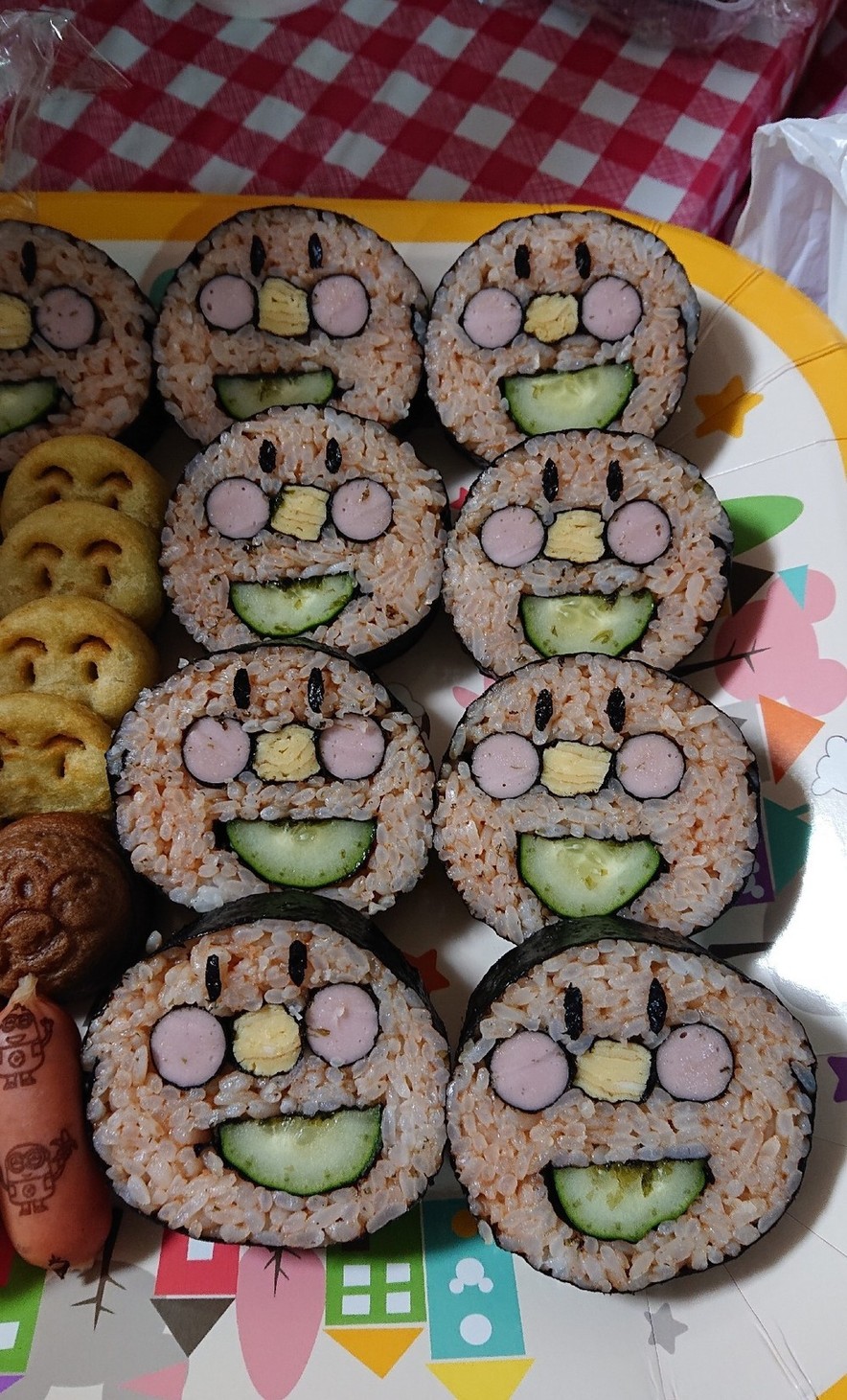 子供が大喜び！！アンパンマン巻き寿司の画像