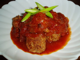 肉団子のトマト煮込み