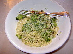 ブロッコリーとオイルサーディンのパスタ