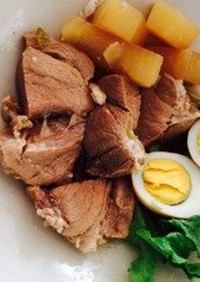 豚肉と卵と大根の煮物