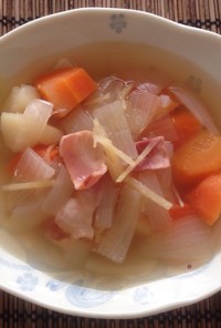 食べる生姜でポカポカ♪野菜たっぷりスープ