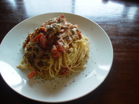ツナと舞茸のトマトパスタ
