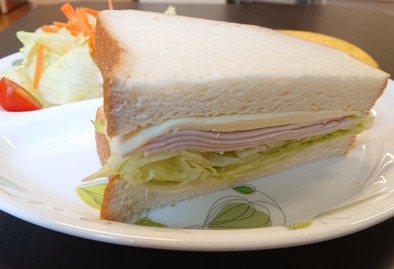 シンプル☆ハムチーズサンドイッチの写真