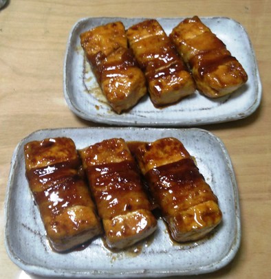 肉巻き豆腐ステーキの照り焼きの写真