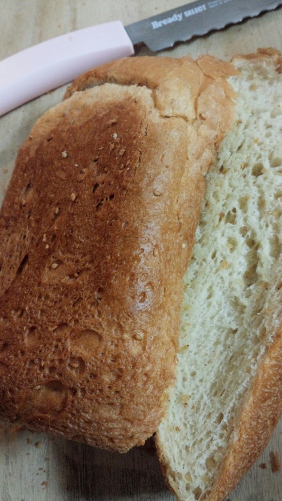 ＨＢ】白ごまのオリーブオイル食パンの画像