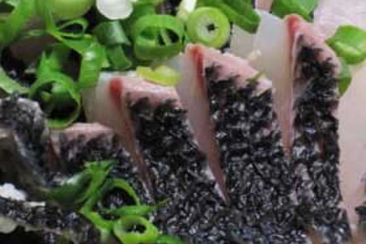 メジナ グレ の皮霜造り 湯引き レシピ 作り方 By ニャゴめし食堂 クックパッド 簡単おいしいみんなのレシピが353万品
