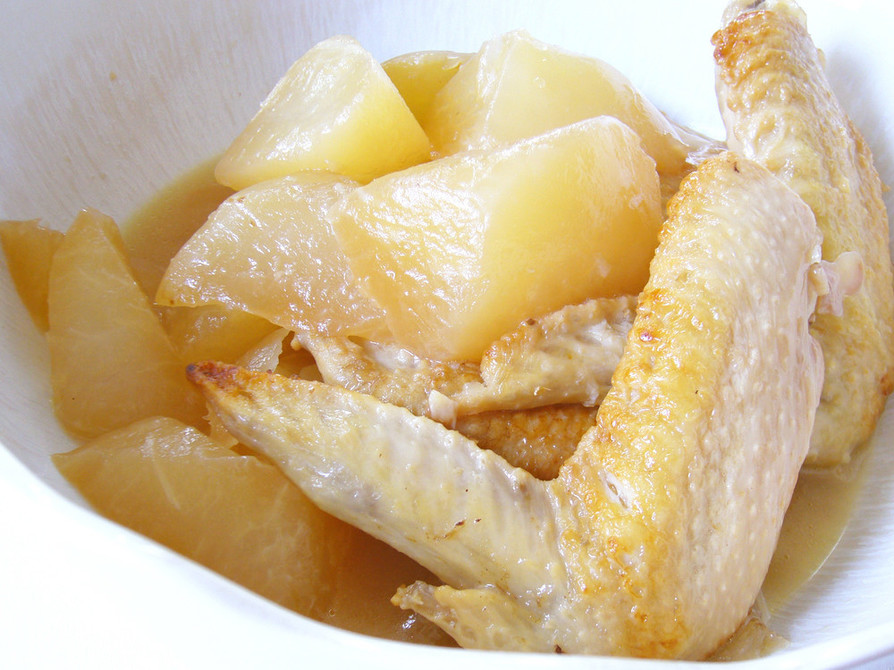 鶏味塩で作る手羽先と大根の煮物の画像