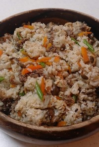 牛肉とごぼうの炊き込みご飯(活力鍋)