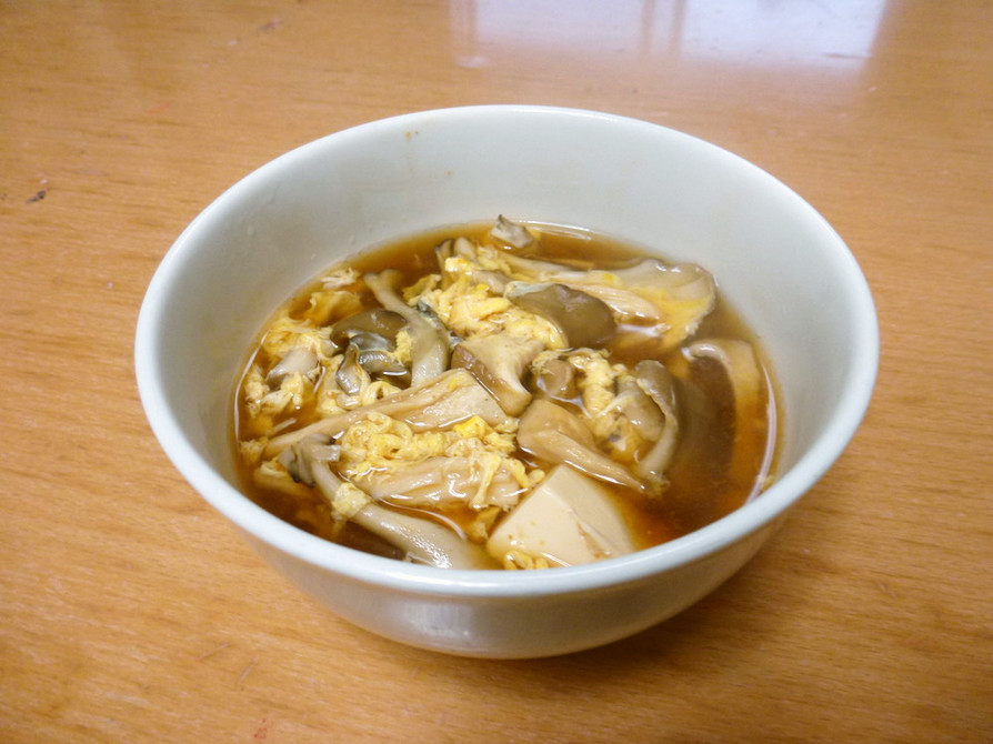 きのこと豆腐のふんわりキムチスープの画像