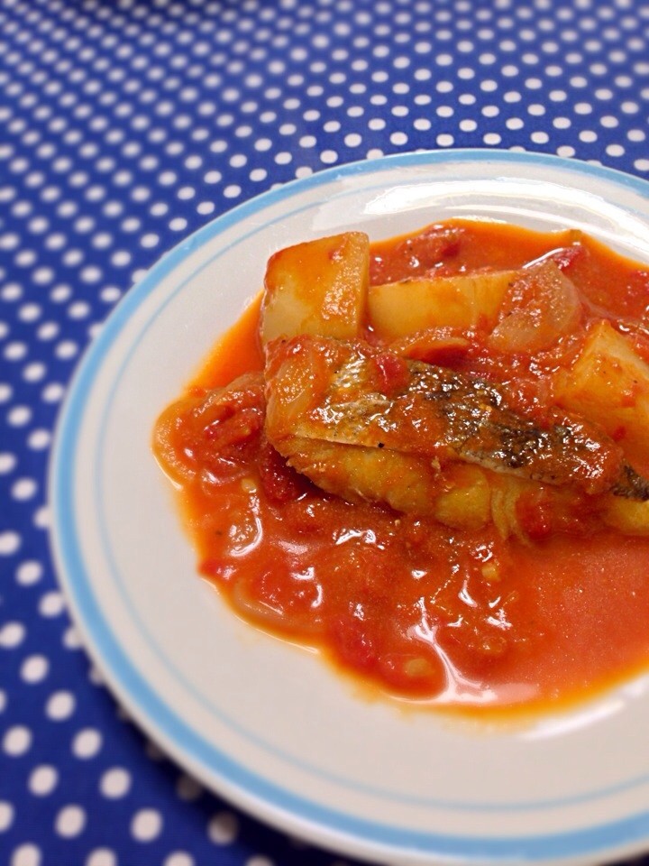 鱈とジャガイモのトマト煮の画像