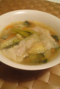 ミニ水餃子入り中華スープ！