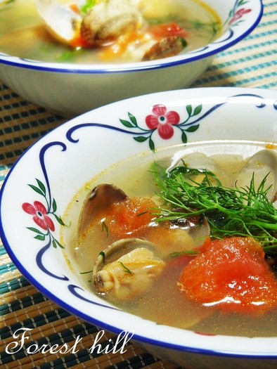 アサリ・トマト&ディルのベトナム風スープの写真