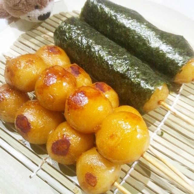 米粉で懐かしの醤油焼き団子 レシピ 作り方 By めぐパンミックス クックパッド