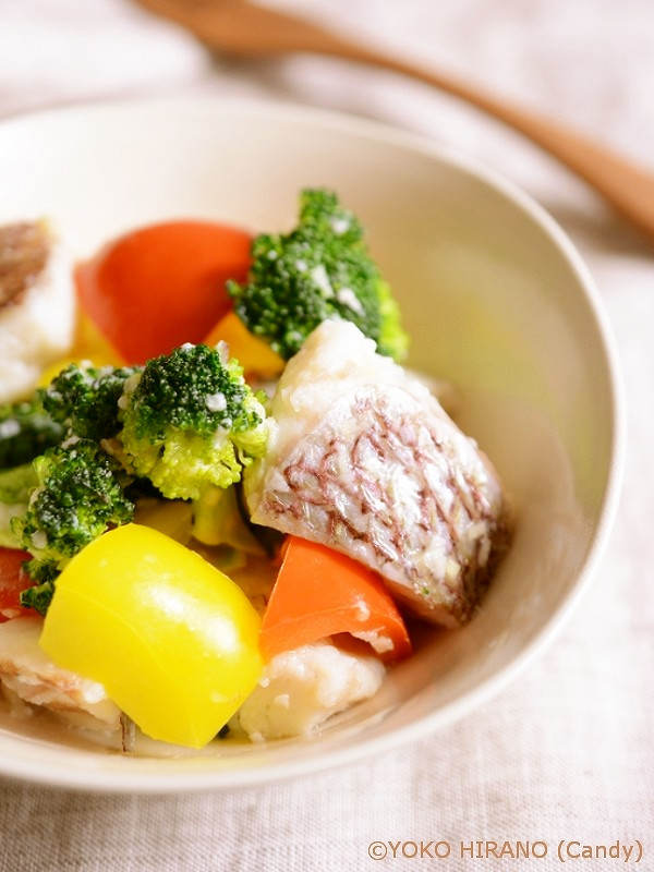 鯛と彩り野菜の中華風塩麹蒸しの画像