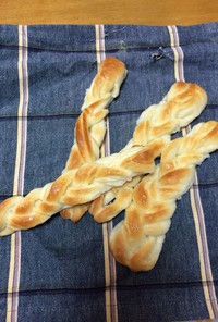 簡単デニッシュ風三つ編みパン