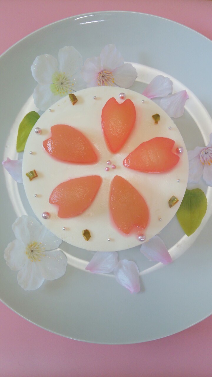 桜デコ✴桃チーズムースケーキ✴の画像