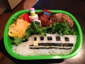 新幹線お弁当の画像