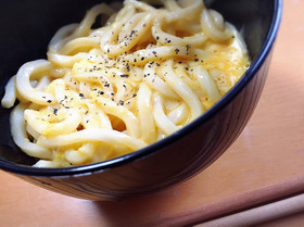 【簡単ランチ】とろ〜り☆チーズ釜玉うどん