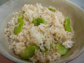 そら豆としらすの梅ごはん