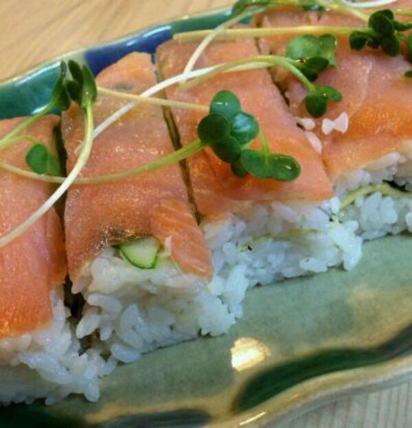 即・食べ、押し寿司「サーモンの押し寿司」の画像