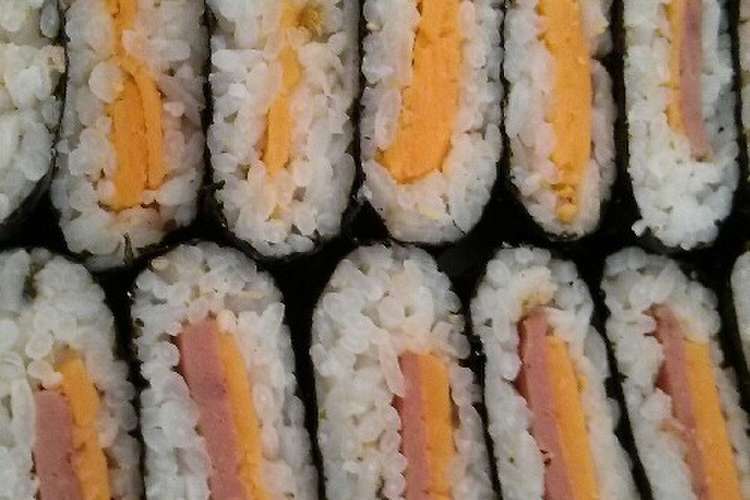 お弁当に チーズ入りのおにぎりサンド レシピ 作り方 By あぼかどっこ クックパッド 簡単おいしいみんなのレシピが371万品