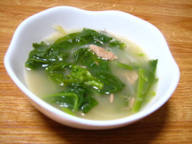 菜花とツナ缶汁も使ったスープの写真