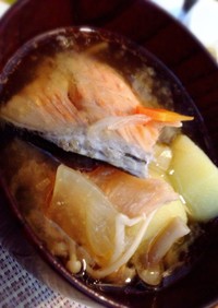 味噌汁〜鮭の旨味たっぷし〜