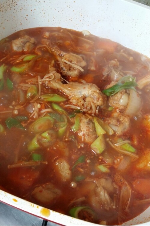 韓国料理 鶏肉のピリ辛煮 の画像
