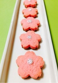 春の香りの桜クッキー。