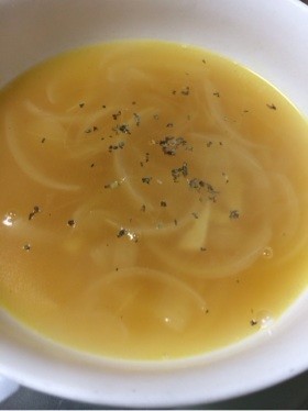 簡単すぎるのにお店の味!オニオンスープ