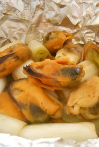 ムール貝と焼き長葱のホイル焼き