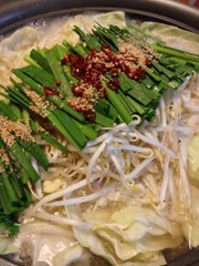 専門店の味を家庭で再現!博多風 塩もつ鍋の写真