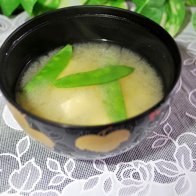 おいし い 絹さやと豆腐の味噌汁 レシピ 作り方 By Mielle クックパッド