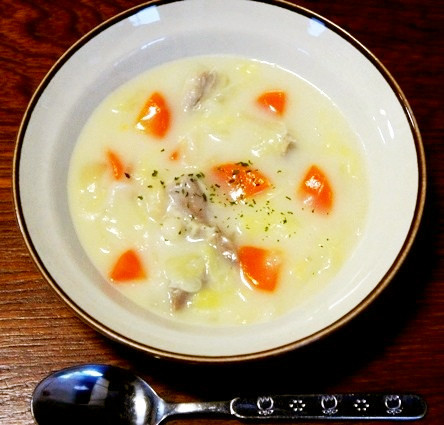 バターなしで☆鶏肉とキャベツのシチューの画像