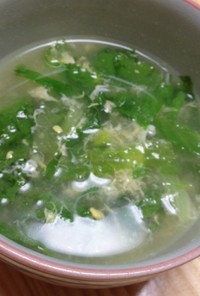 節約レタスの葉を使ったコンソメ卵スープ