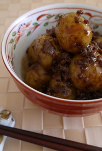 小じゃがいもと牛ひき肉の甘辛煮