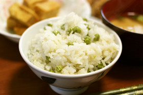 味付けは昆布茶だけ!グリンピースごはん