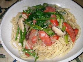 チョリソーとほうれん草の塩味パスタ