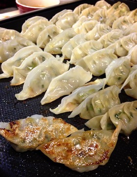 みんなでワイワイ♪餃子パーティー