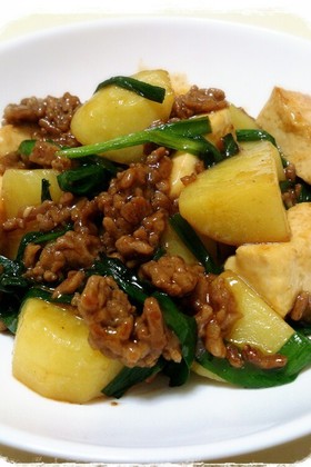 ご飯のお供☆新じゃがと豆腐のひき肉炒め