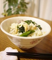 あさりとわかめの炊き込みご飯の写真